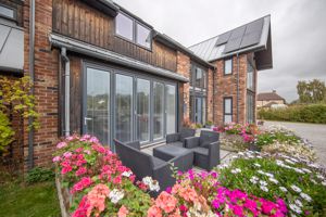 THE HAWTHORNS- click for photo gallery